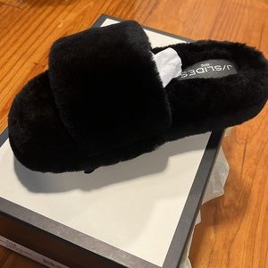 J/SLIDES Bryce Shearling Slide